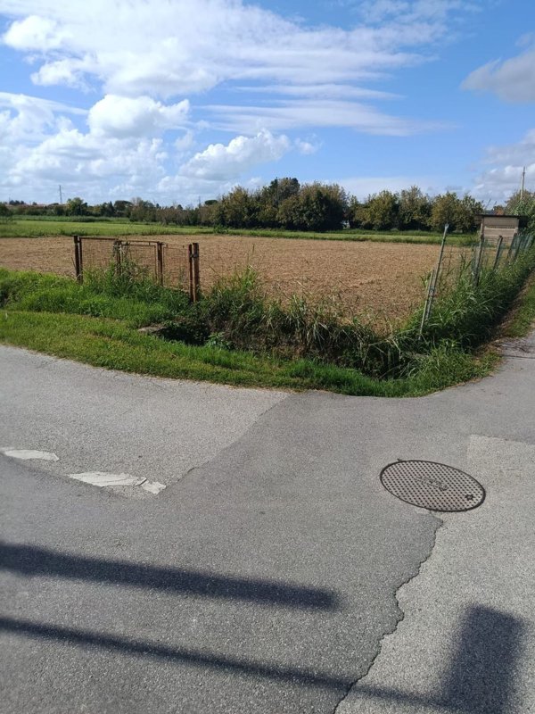 terreno agricolo in vendita a Camaiore in zona Lido di Camaiore