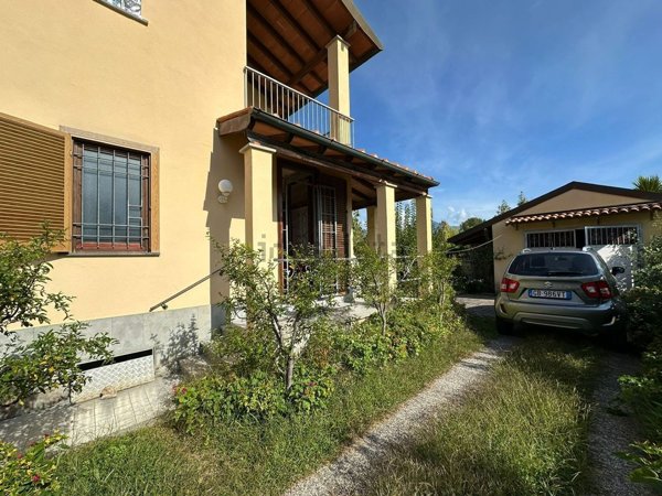 casa indipendente in vendita a Camaiore in zona Lido di Camaiore