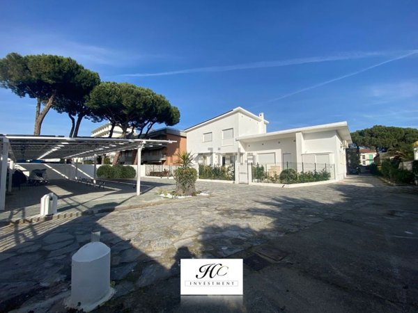 appartamento in vendita a Camaiore in zona Lido di Camaiore