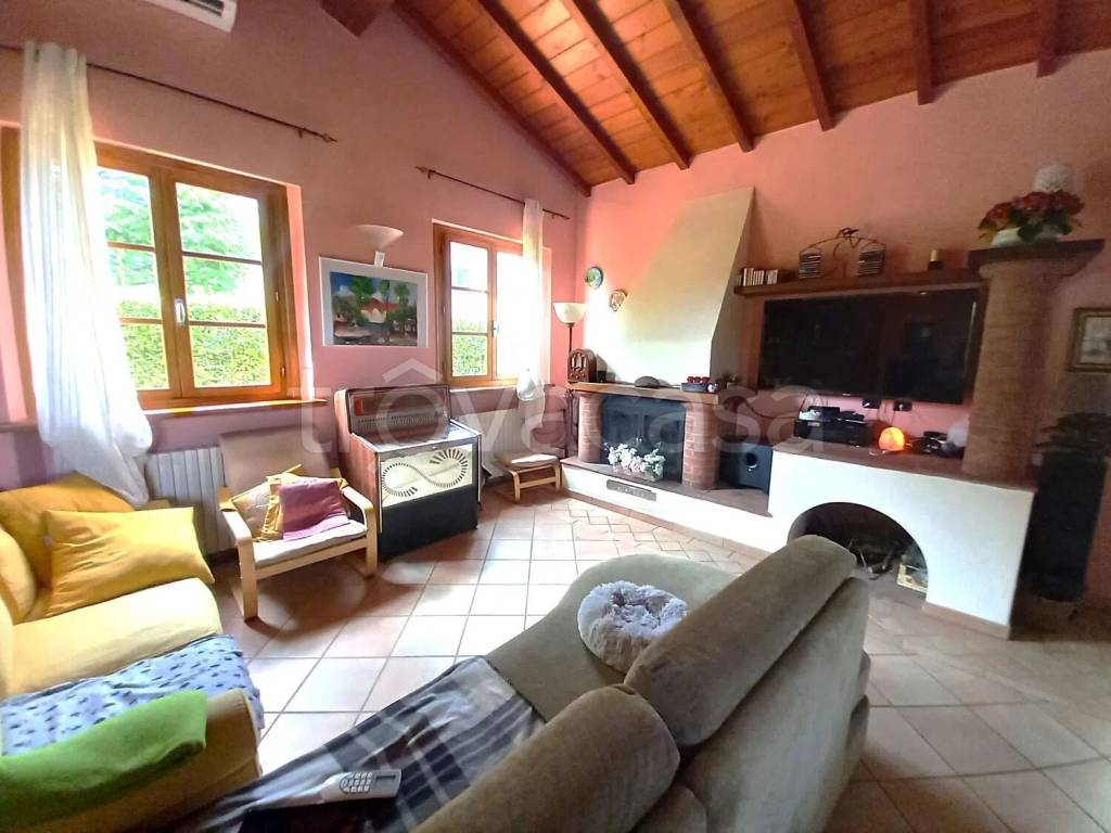 casa indipendente in vendita a Camaiore