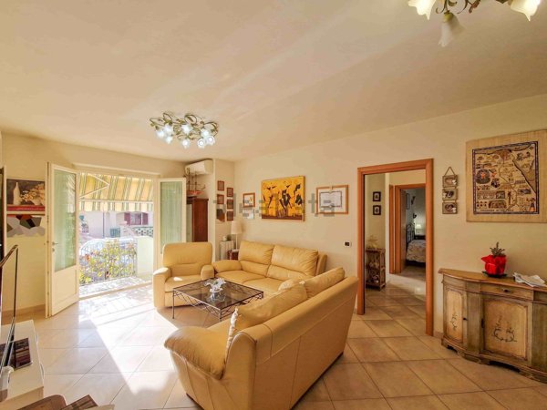 appartamento in vendita a Camaiore in zona Capezzano Pianore