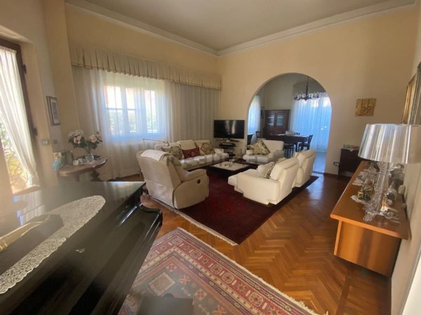 casa indipendente in vendita a Camaiore