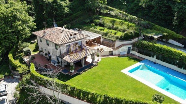 casa indipendente in vendita a Camaiore