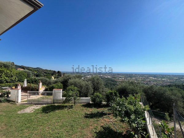 casa indipendente in vendita a Camaiore