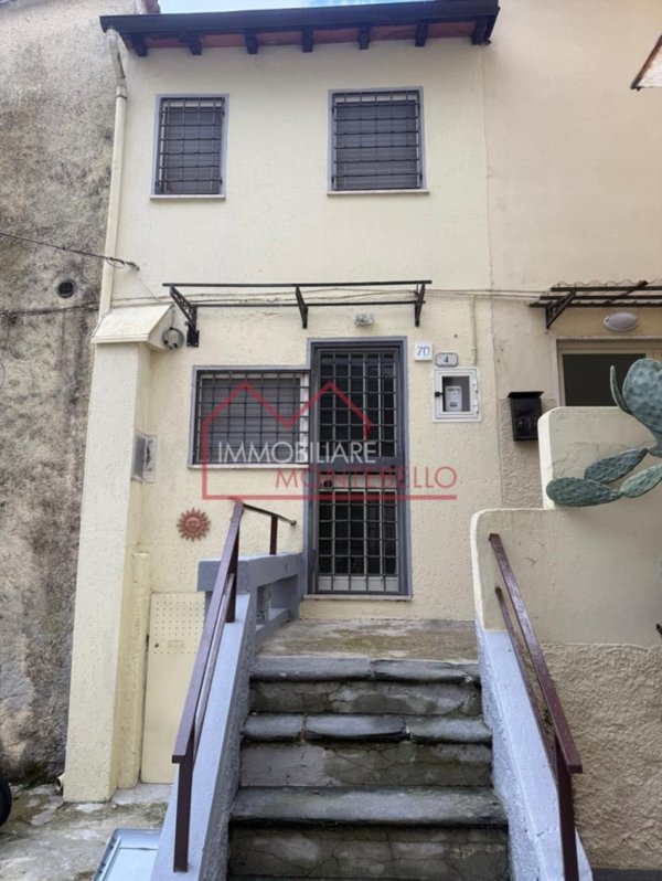 casa indipendente in vendita a Camaiore in zona Montebello