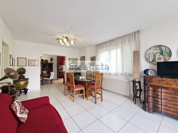 appartamento in vendita a Camaiore in zona Lido di Camaiore