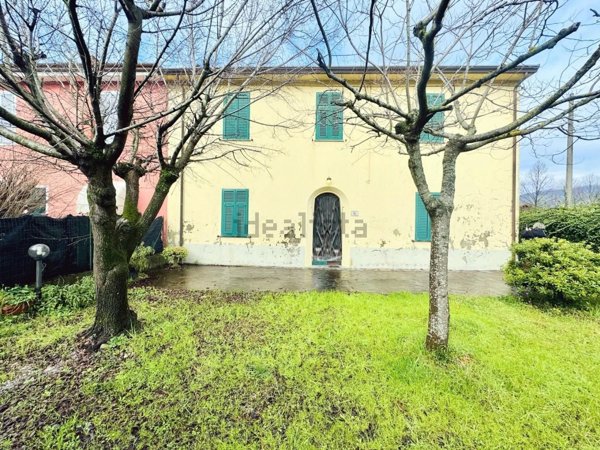 casa indipendente in vendita a Camaiore in zona Capezzano Pianore