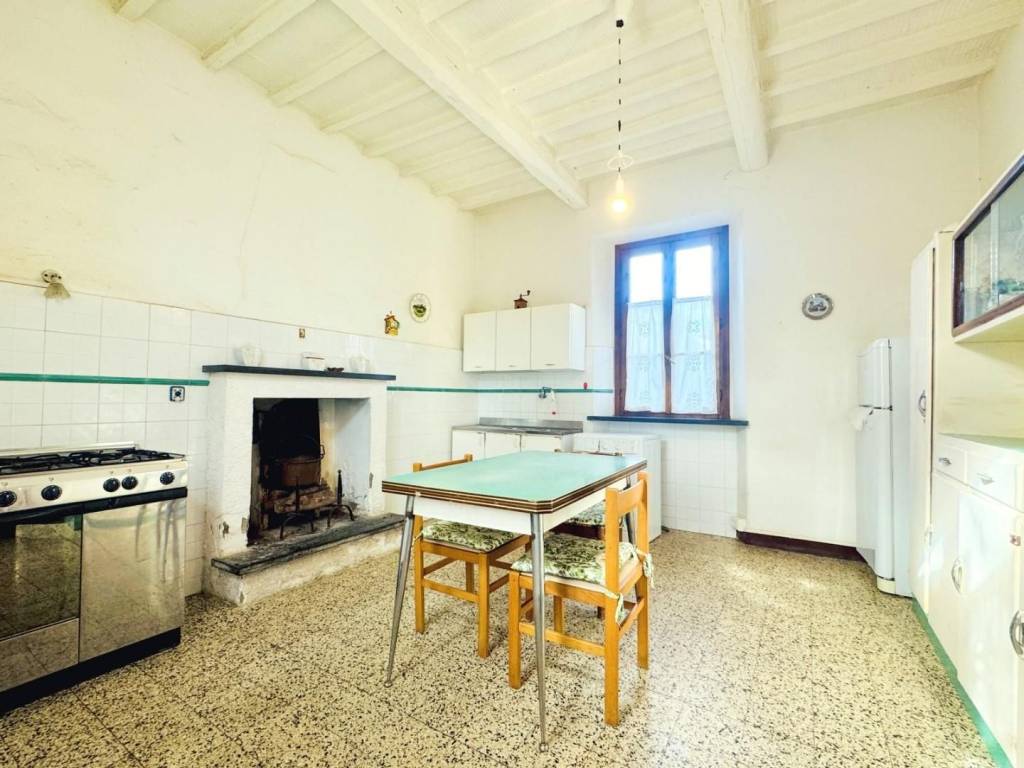casa indipendente in vendita a Camaiore in zona Capezzano Pianore