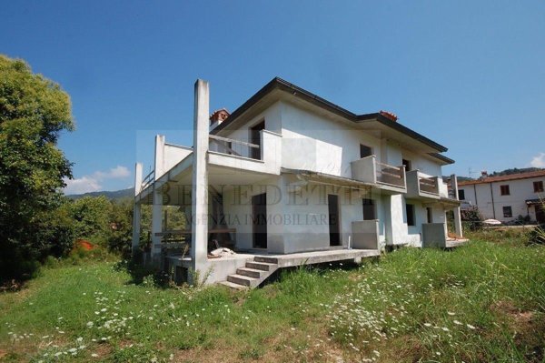 casa indipendente in vendita a Camaiore in zona Capezzano Pianore