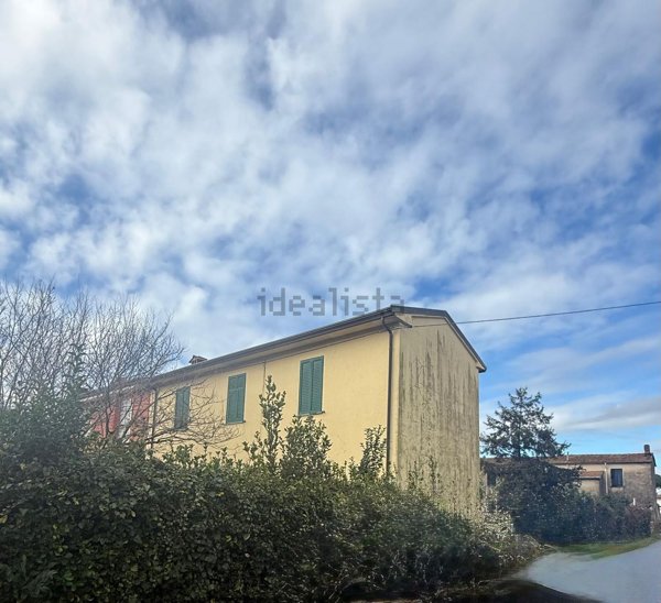 quadrivano in vendita a Camaiore