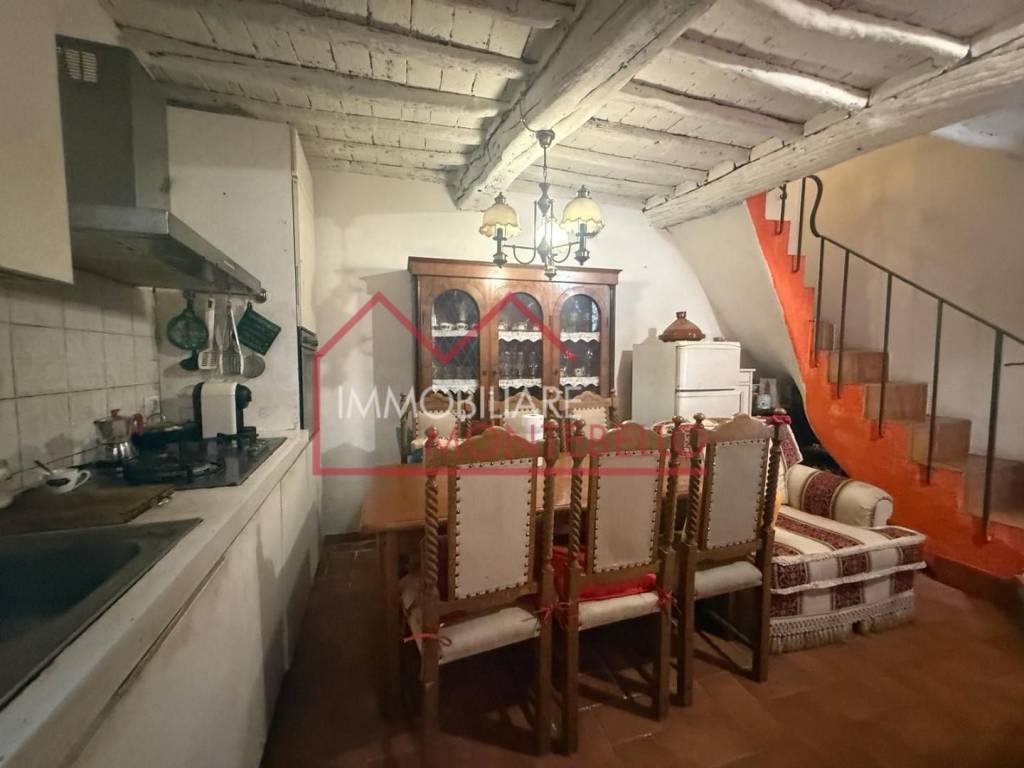 casa indipendente in vendita a Camaiore