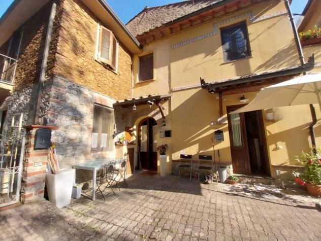 casa indipendente in vendita a Camaiore in zona Nocchi