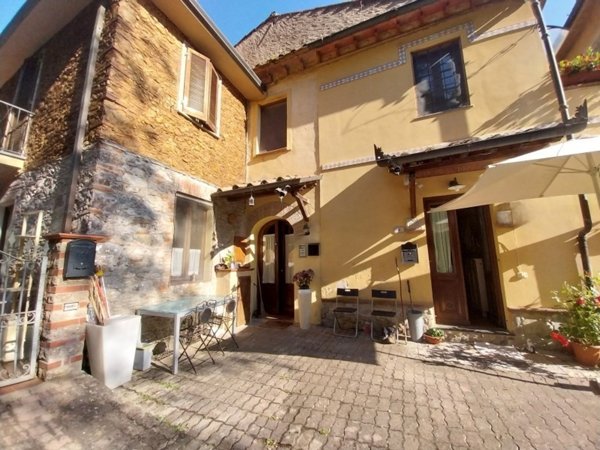 casa indipendente in vendita a Camaiore in zona Nocchi