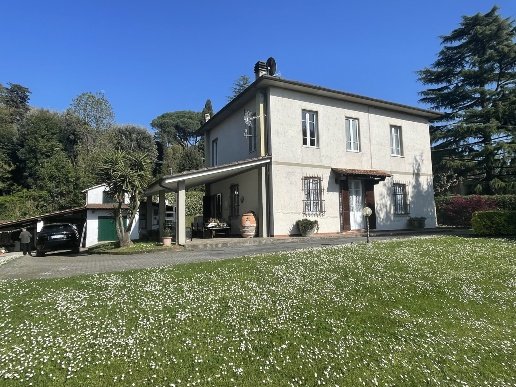 casa indipendente in vendita a Camaiore