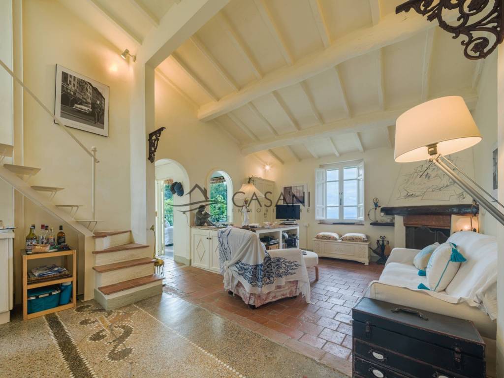 casa indipendente in vendita a Camaiore in zona Pedona