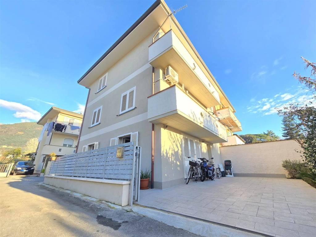 casa indipendente in vendita a Camaiore
