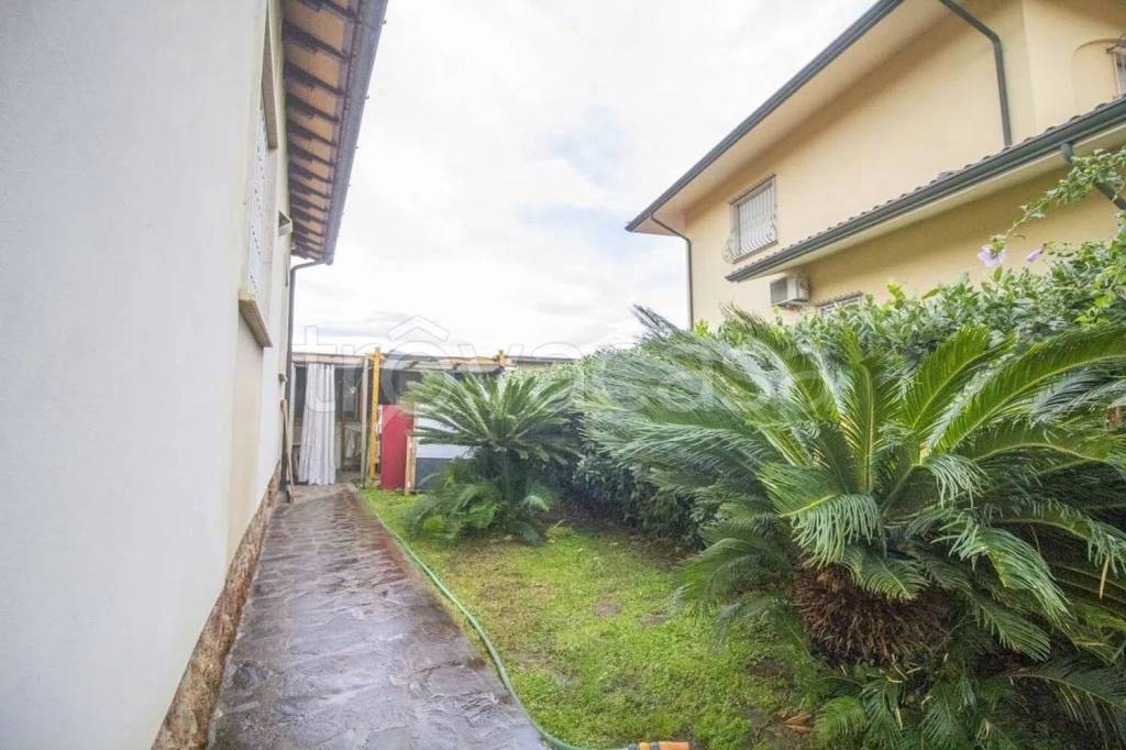 casa indipendente in vendita a Camaiore in zona Lido di Camaiore