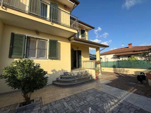 casa indipendente in vendita a Camaiore in zona Capezzano Pianore