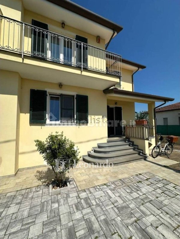 casa indipendente in vendita a Camaiore in zona Capezzano Pianore