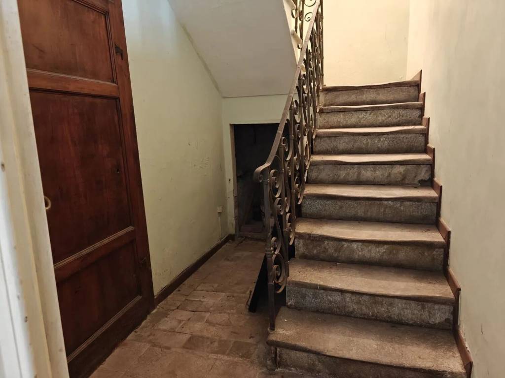 intera palazzina in vendita a Camaiore in zona Nocchi