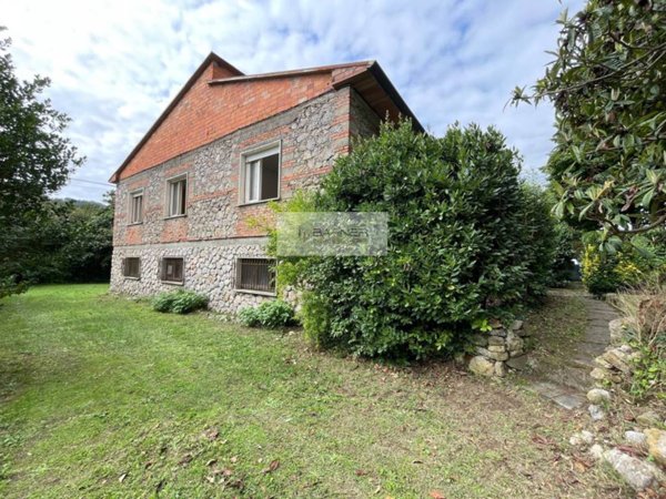casa indipendente in vendita a Camaiore in zona Lido di Camaiore