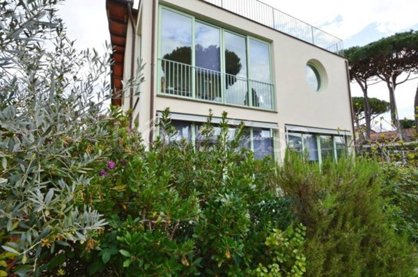 casa indipendente in vendita a Camaiore in zona Lido di Camaiore