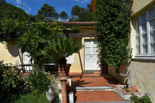 casa indipendente in vendita a Camaiore