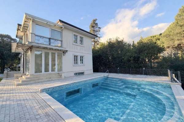casa indipendente in vendita a Camaiore