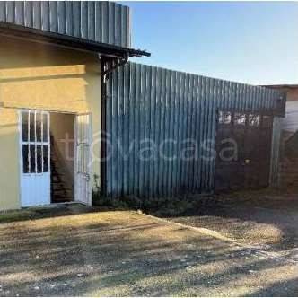 locale commerciale in vendita a Camaiore in zona Capezzano Pianore