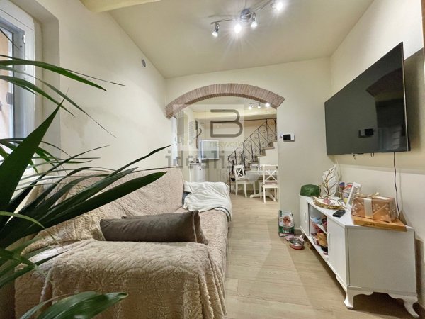 casa indipendente in vendita a Camaiore