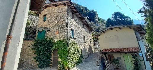 casa indipendente in vendita a Camaiore