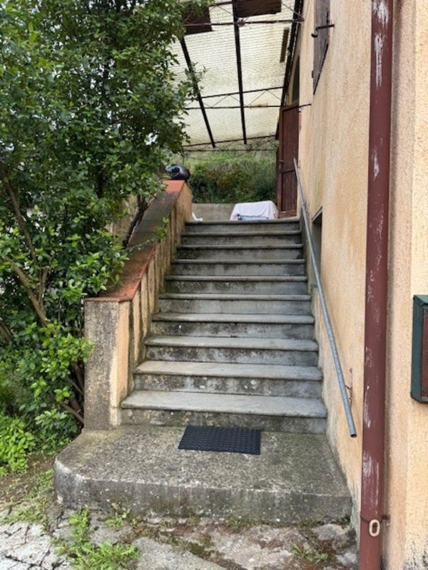 casa semindipendente in vendita a Camaiore in zona Marignana