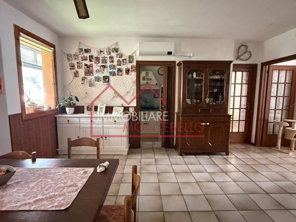 appartamento in vendita a Camaiore in zona Vado