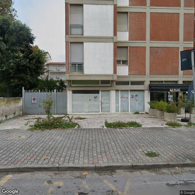 locale commerciale in vendita a Camaiore in zona Lido di Camaiore