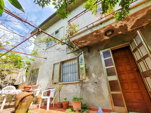 casa indipendente in vendita a Camaiore