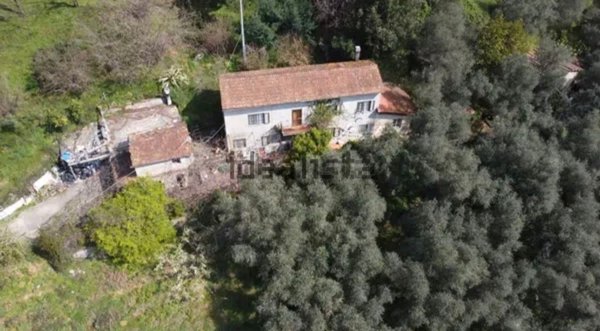 casa indipendente in vendita a Camaiore