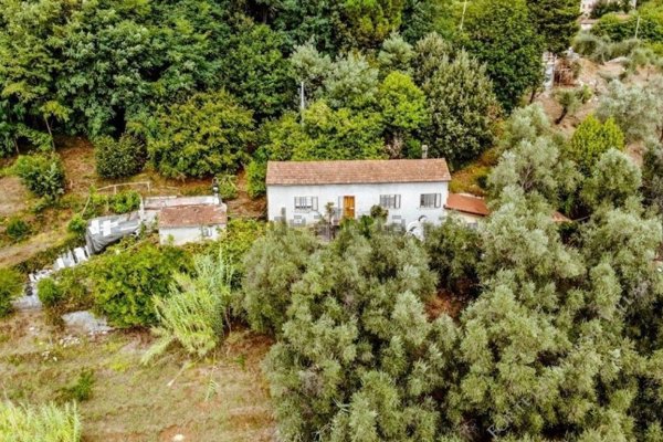 casa indipendente in vendita a Camaiore