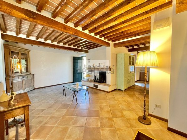 casa indipendente in vendita a Camaiore in zona Capezzano Pianore