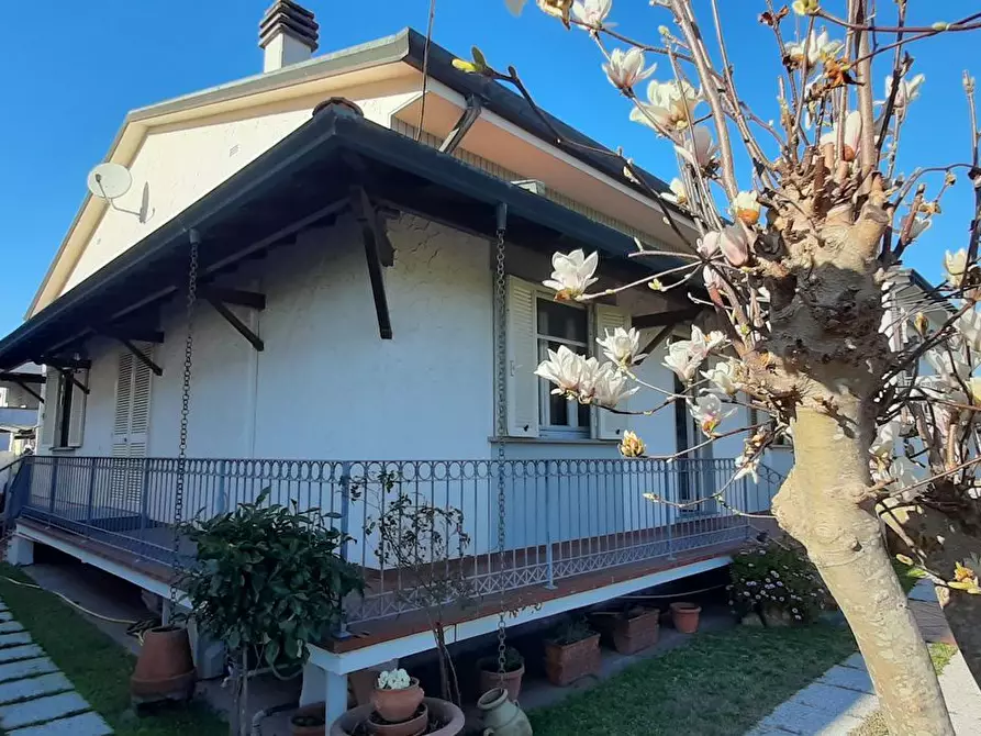 casa indipendente in vendita a Camaiore in zona Lido di Camaiore
