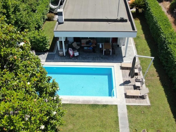 casa indipendente in vendita a Camaiore in zona Lido di Camaiore