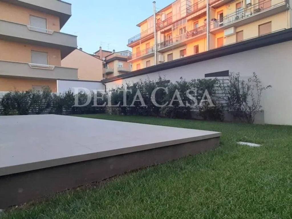 appartamento in vendita a Camaiore in zona Lido di Camaiore