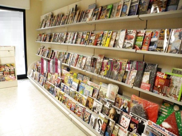 negozio in vendita a Camaiore in zona Lido di Camaiore