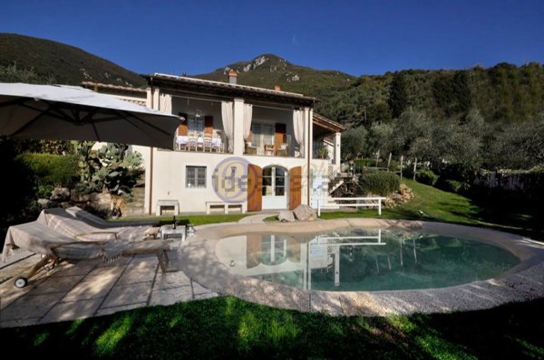 casale in vendita a Camaiore