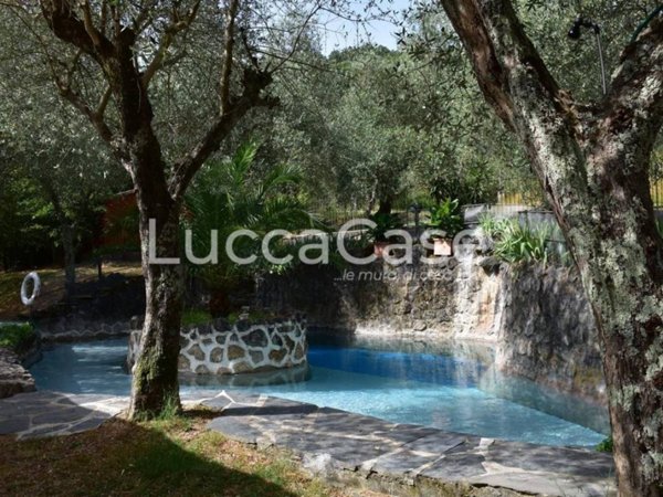 casa indipendente in vendita a Camaiore