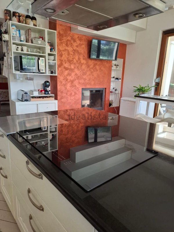 casa indipendente in vendita a Camaiore