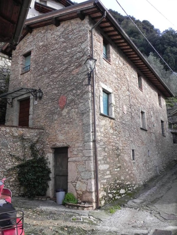 casa indipendente in vendita a Camaiore