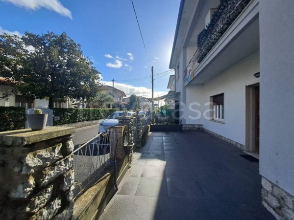 appartamento in vendita a Camaiore in zona Lido di Camaiore