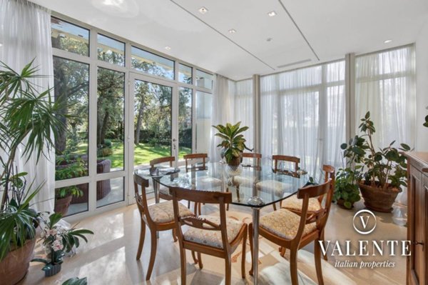 casa indipendente in vendita a Camaiore in zona Lido di Camaiore