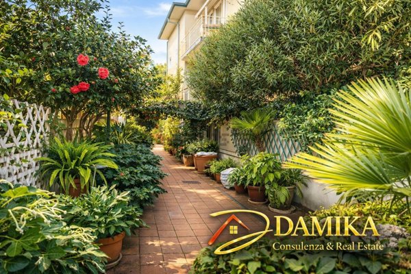 appartamento in vendita a Camaiore in zona Lido di Camaiore