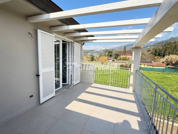 casa indipendente in vendita a Camaiore